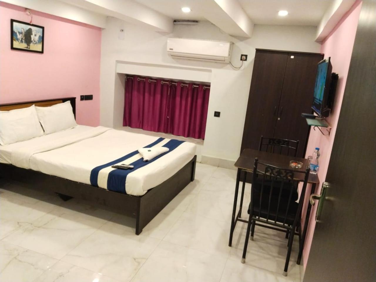 Hotel Ucs Calcutta Buitenkant foto